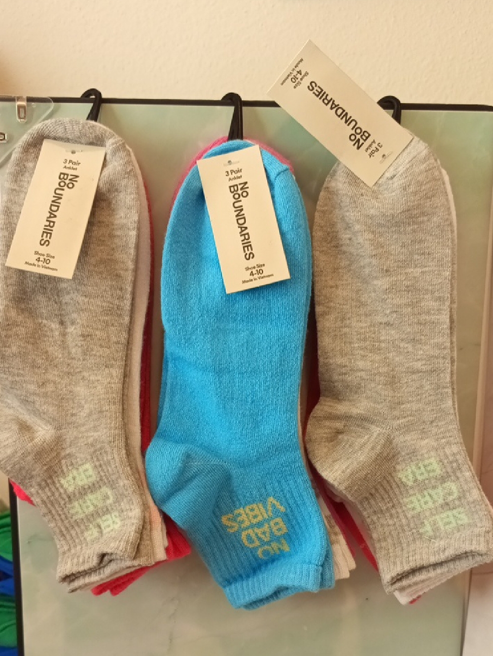 No Boundaries Kids 3-Pack Low-Cut Socks - Blue, Gray & Pink